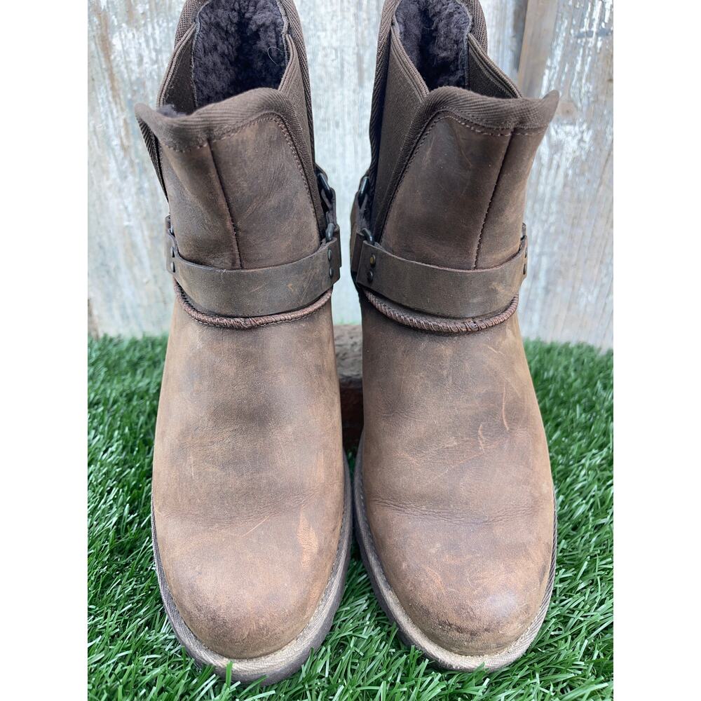 UGG Women's Classic Glen Short Chocolate Leather Boot Size Women's 7 - Picture 3 of 7